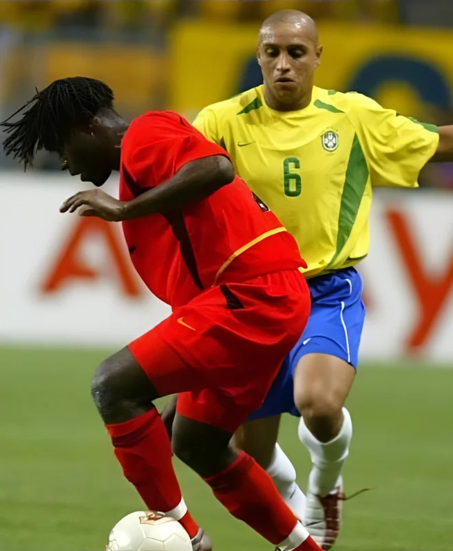 Mbo Mpenza, son parcours de joueur professionnel